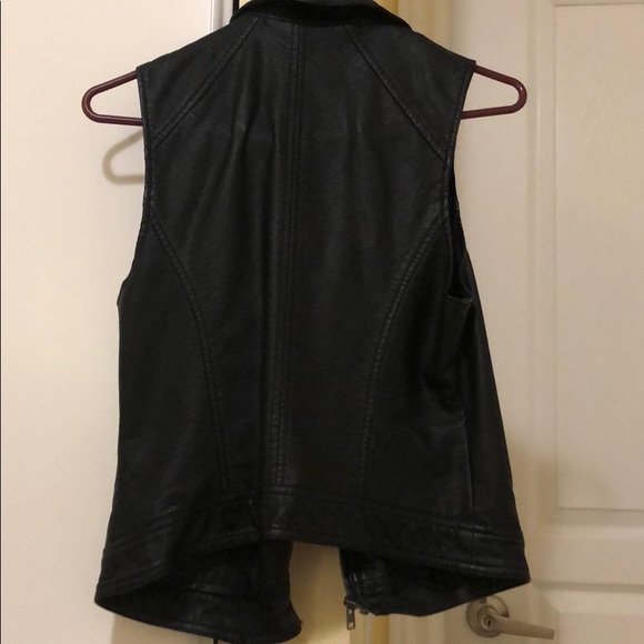 Hollister Faux Leather Sleeveless Biker Jacket! - Picture 2 of 3